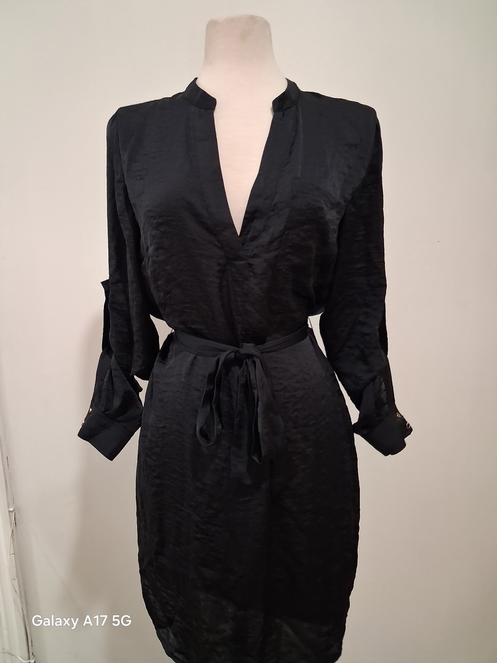 MICHAEL Michael Kors Black Satin V-Neck Belted Shirtdress - Size S